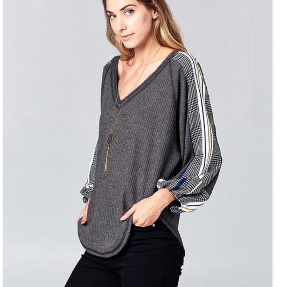 Last one Sale! 🛑 V neck waffle knit thermal - Picture 2 of 5